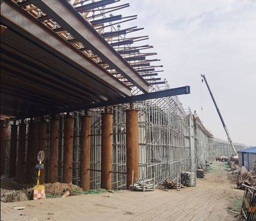 為什么盤扣腳手架比扣件式鋼管腳手架貴了2倍？ (圖3)